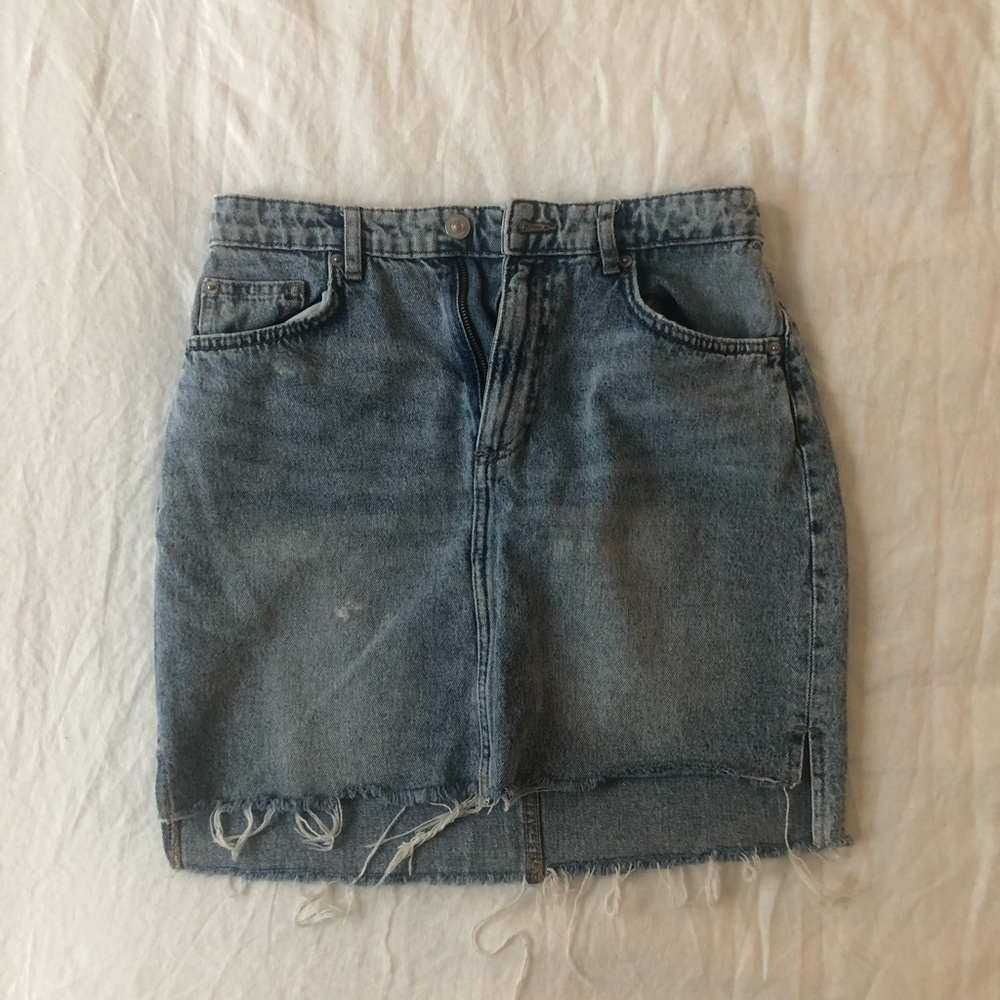 H&M Distressed Denim Skirt - Size 6 (fits like a Size S) - Picture 2 of 6